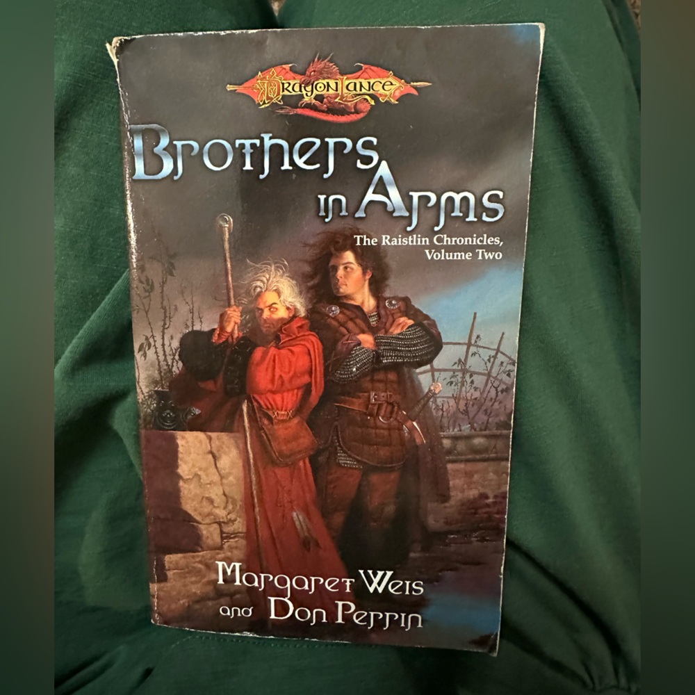 Dragonlance- Brothers in Arms- the Raistlun Chronicles volume 2